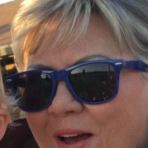 Meet your Posher, Cheryl - Picture 1 of 1